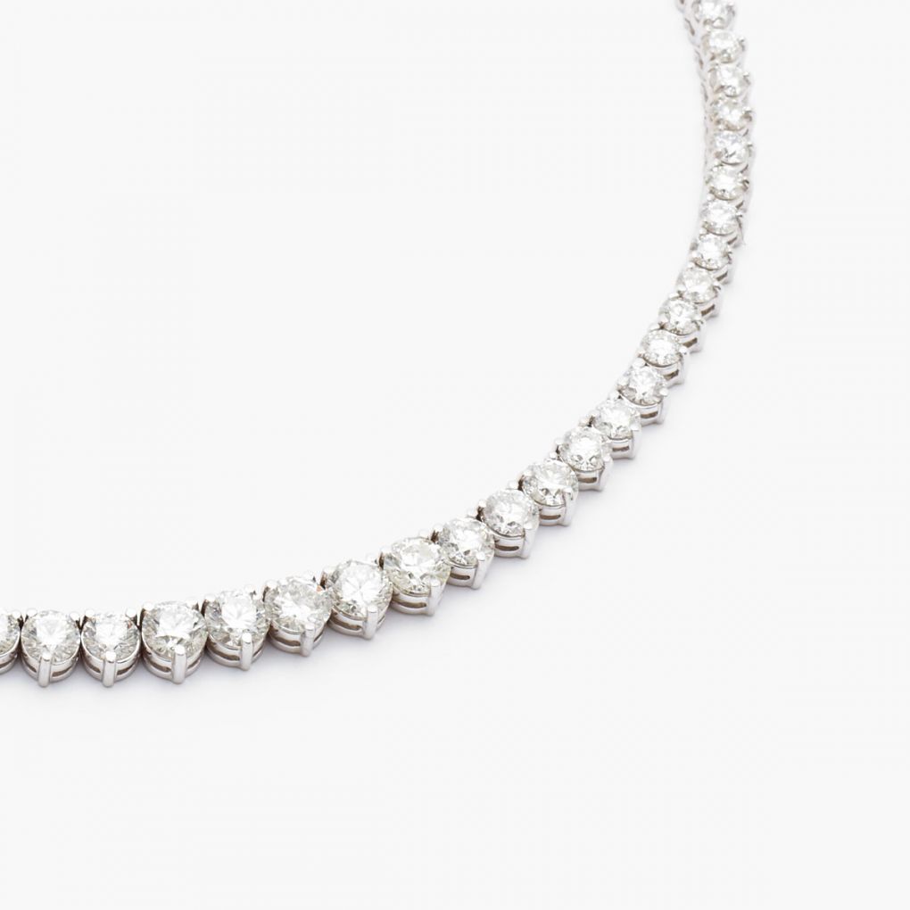 Graduated Space Riviera Tennis Necklace (14.76 ct Diamonds) in Platinu –  Beauvince Jewelry