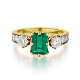 Ladies 18kt Yellow Gold Green Emerald and Diamond Ring .