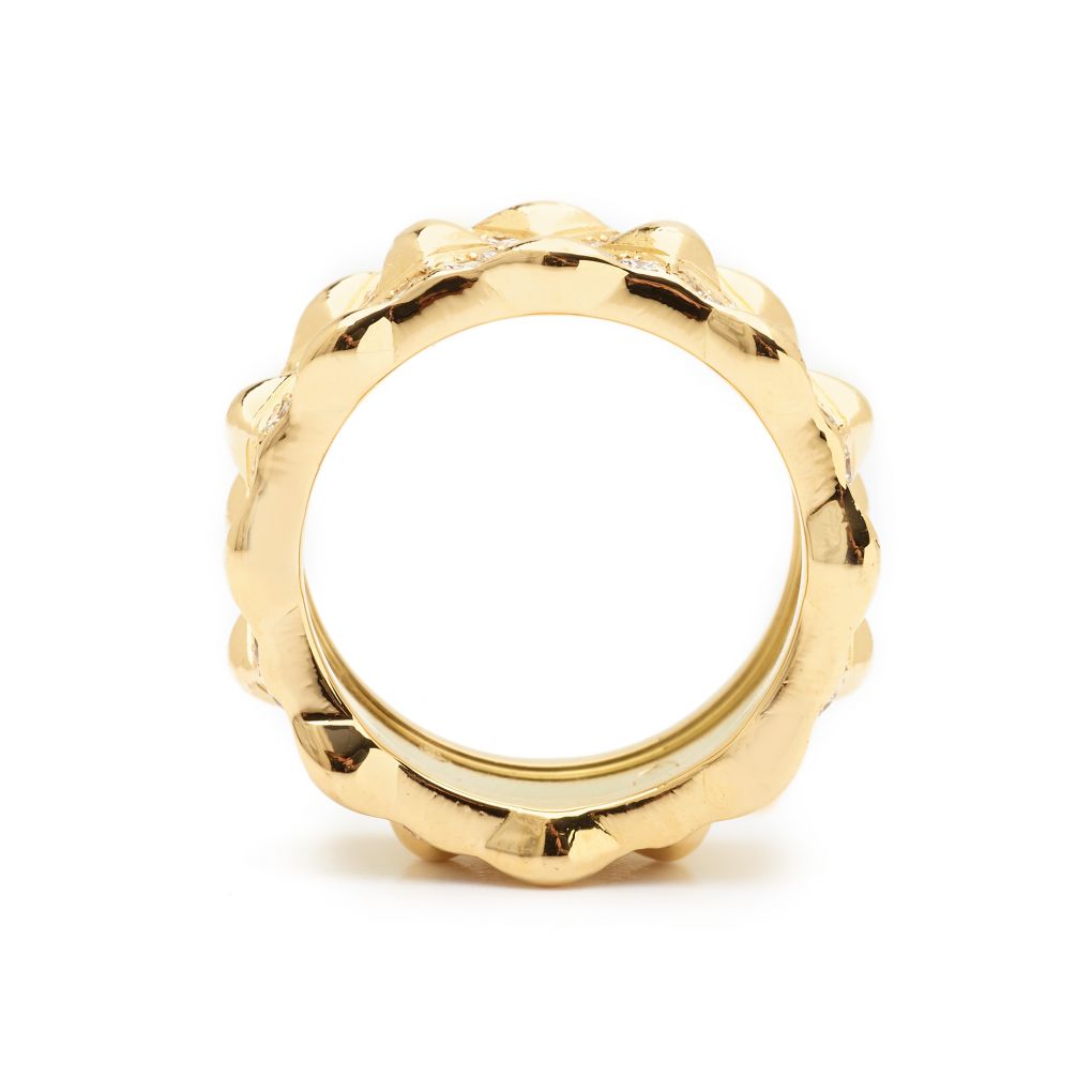 Chanel 18 Karat Yellow Gold And Diamond Quilted Ring. – Van Rijk