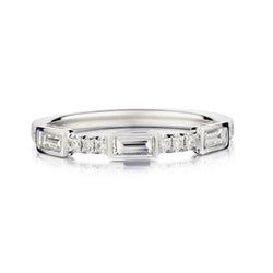 0.32CTW Baguette And Round Brilliant Cut Diamond Band
