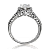 18kt WHITE GOLD LADIES DIAMOND PEAR SHAPE RING: 0.89 CT