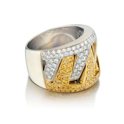Ladies Zig Zag 18kt Yellow Gold Ring.  2.20ct Tw Brilliant Cut Diamonds