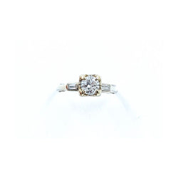 14kt White gold Vintage Ring with Baguettes